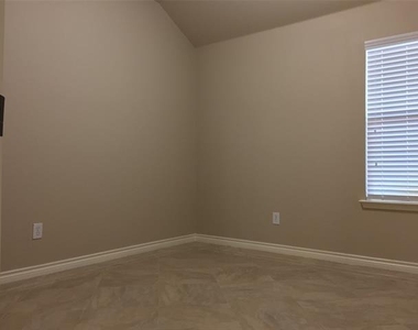 3600 White Summit Lane - Photo Thumbnail 19
