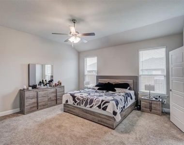 1513 Woodpecker Street - Photo Thumbnail 12