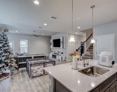 1513 Woodpecker Street - Photo Thumbnail 4