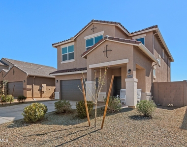 35419 W San Ildefanso Avenue - Photo Thumbnail 3