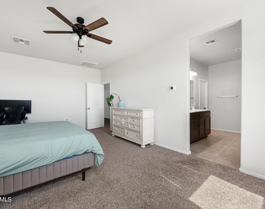 35419 W San Ildefanso Avenue - Photo Thumbnail 21