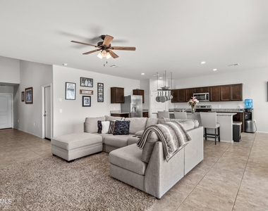 35419 W San Ildefanso Avenue - Photo Thumbnail 14