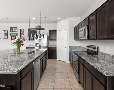 35419 W San Ildefanso Avenue - Photo Thumbnail 1