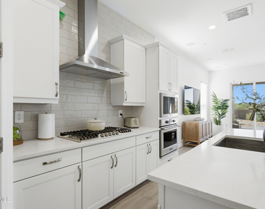 21718 N 58th Street - Photo Thumbnail 3