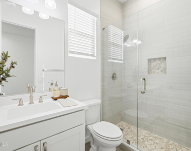 21718 N 58th Street - Photo Thumbnail 14