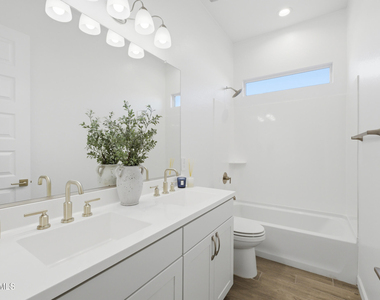 21718 N 58th Street - Photo Thumbnail 13