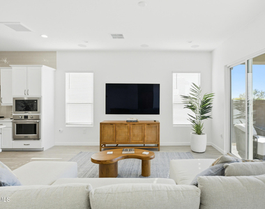 21718 N 58th Street - Photo Thumbnail 5