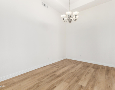17665 N 98th Way - Photo Thumbnail 11