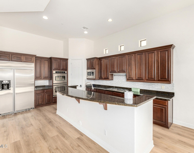 17665 N 98th Way - Photo Thumbnail 8