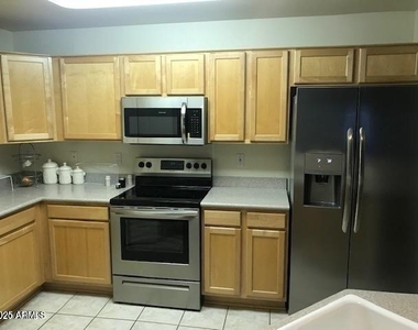 15221 N Clubgate Drive - Photo Thumbnail 12