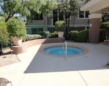 15221 N Clubgate Drive - Photo Thumbnail 6