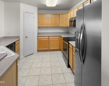 15221 N Clubgate Drive - Photo Thumbnail 19