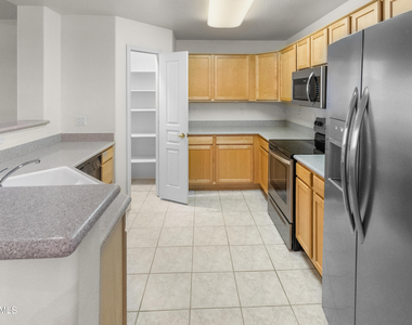 15221 N Clubgate Drive - Photo Thumbnail 20