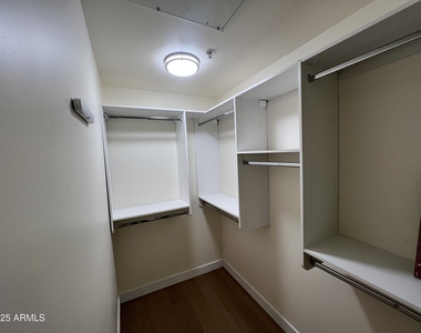 7121 E Rancho Vista Drive - Photo Thumbnail 13