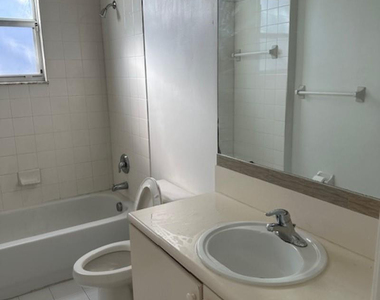 1056 Ne 39th Avenue - Photo Thumbnail 5