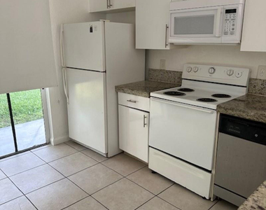 1056 Ne 39th Avenue - Photo Thumbnail 2
