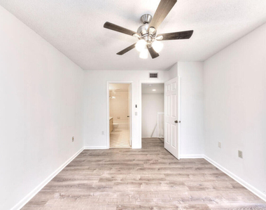5731 57th Way - Photo Thumbnail 14