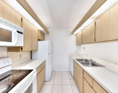 5731 57th Way - Photo Thumbnail 13