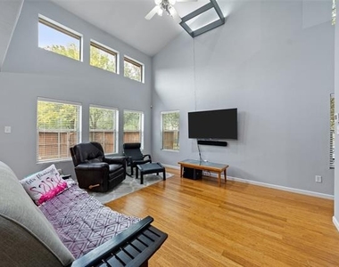 1124 Sophia Street - Photo Thumbnail 14
