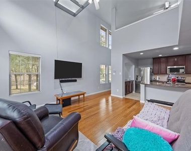 1124 Sophia Street - Photo Thumbnail 15