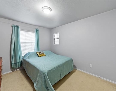1124 Sophia Street - Photo Thumbnail 24