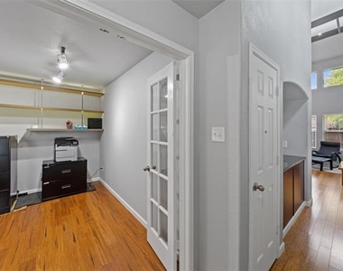 1124 Sophia Street - Photo Thumbnail 7
