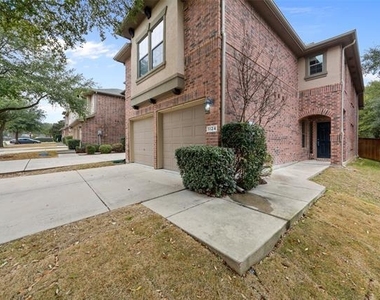 1124 Sophia Street - Photo Thumbnail 3