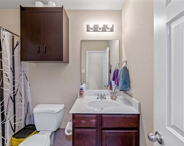 1124 Sophia Street - Photo Thumbnail 26