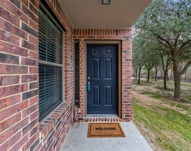 1124 Sophia Street - Photo Thumbnail 2