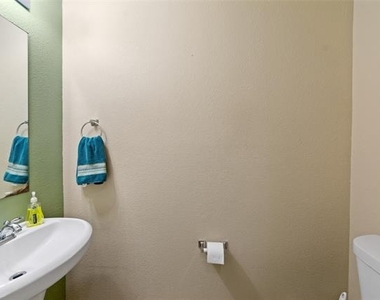 1124 Sophia Street - Photo Thumbnail 12