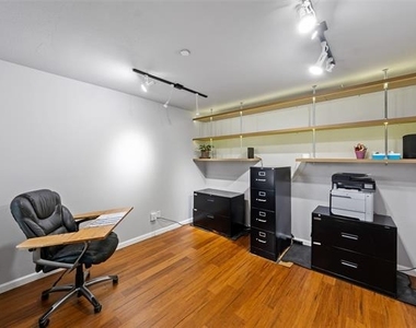 1124 Sophia Street - Photo Thumbnail 5