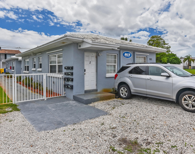 1001 S Federal Highway - Photo Thumbnail 14