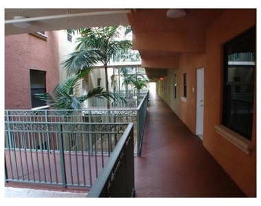 1640 Presidential Way - Photo Thumbnail 1
