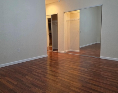 1640 Presidential Way - Photo Thumbnail 13