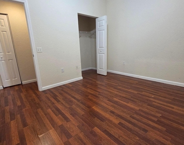 1640 Presidential Way - Photo Thumbnail 7