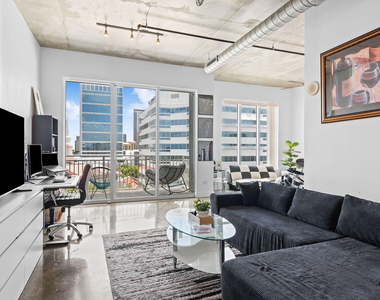 313 Ne 2nd Street - Photo Thumbnail 7