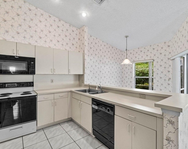 10001 Country Brook Road - Photo Thumbnail 8