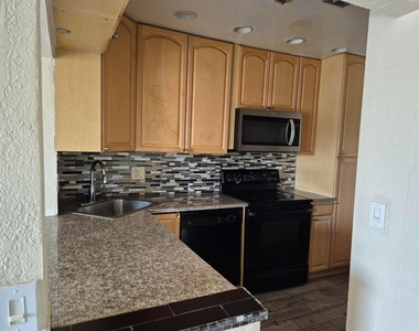 10039 Winding Lake Road - Photo Thumbnail 6