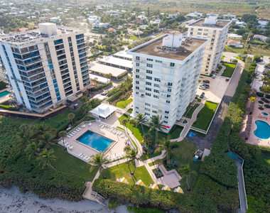 500 Ocean Drive - Photo Thumbnail 4