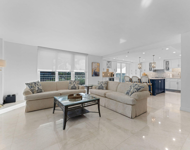 500 Ocean Drive - Photo Thumbnail 12