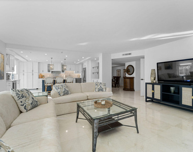500 Ocean Drive - Photo Thumbnail 13