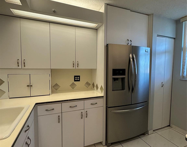 5300 Ne 24th Terrace - Photo Thumbnail 7
