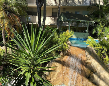 5300 Ne 24th Terrace - Photo Thumbnail 1