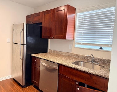 12420 Peconic Court - Photo Thumbnail 4