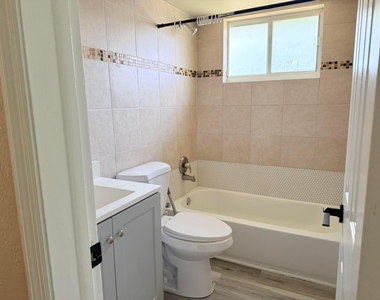 12420 Peconic Court - Photo Thumbnail 14