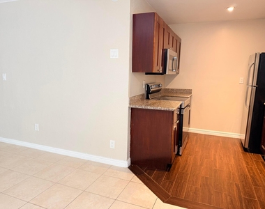 12420 Peconic Court - Photo Thumbnail 5
