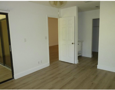 3130 Millwood Terrace - Photo Thumbnail 12