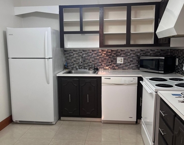 2851 Ne 183rd Street - Photo Thumbnail 3
