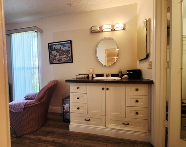 1560 Nw 18th Avenue - Photo Thumbnail 13