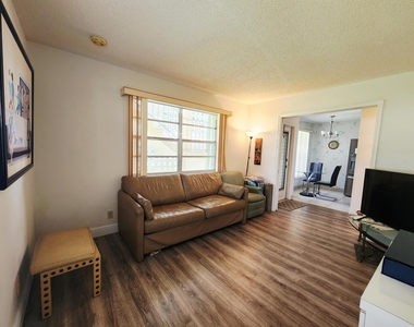 1560 Nw 18th Avenue - Photo Thumbnail 17